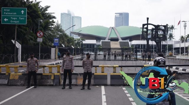 Blokade Polisi di Gedung Pemerintahan
