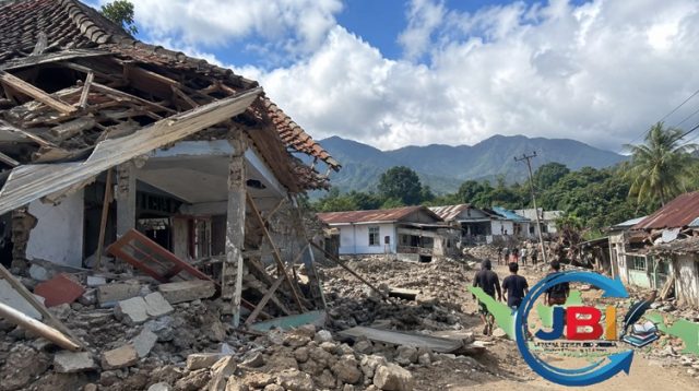 Desa Runtuh di Antara Pegunungan NTT