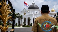 Gedung Pemerintahan dan Sang Saka Merah Putih Komentar Rasio aspek Hapus Bagikan